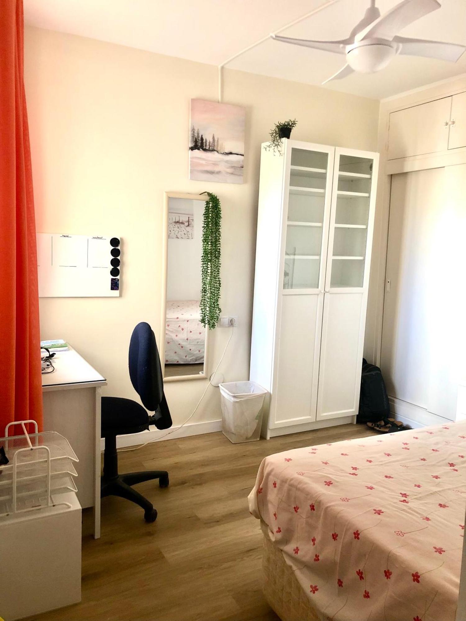Con Smart Tv En Piso Compartido Con Bano Privado O Compartido Sol Kwatera prywatna